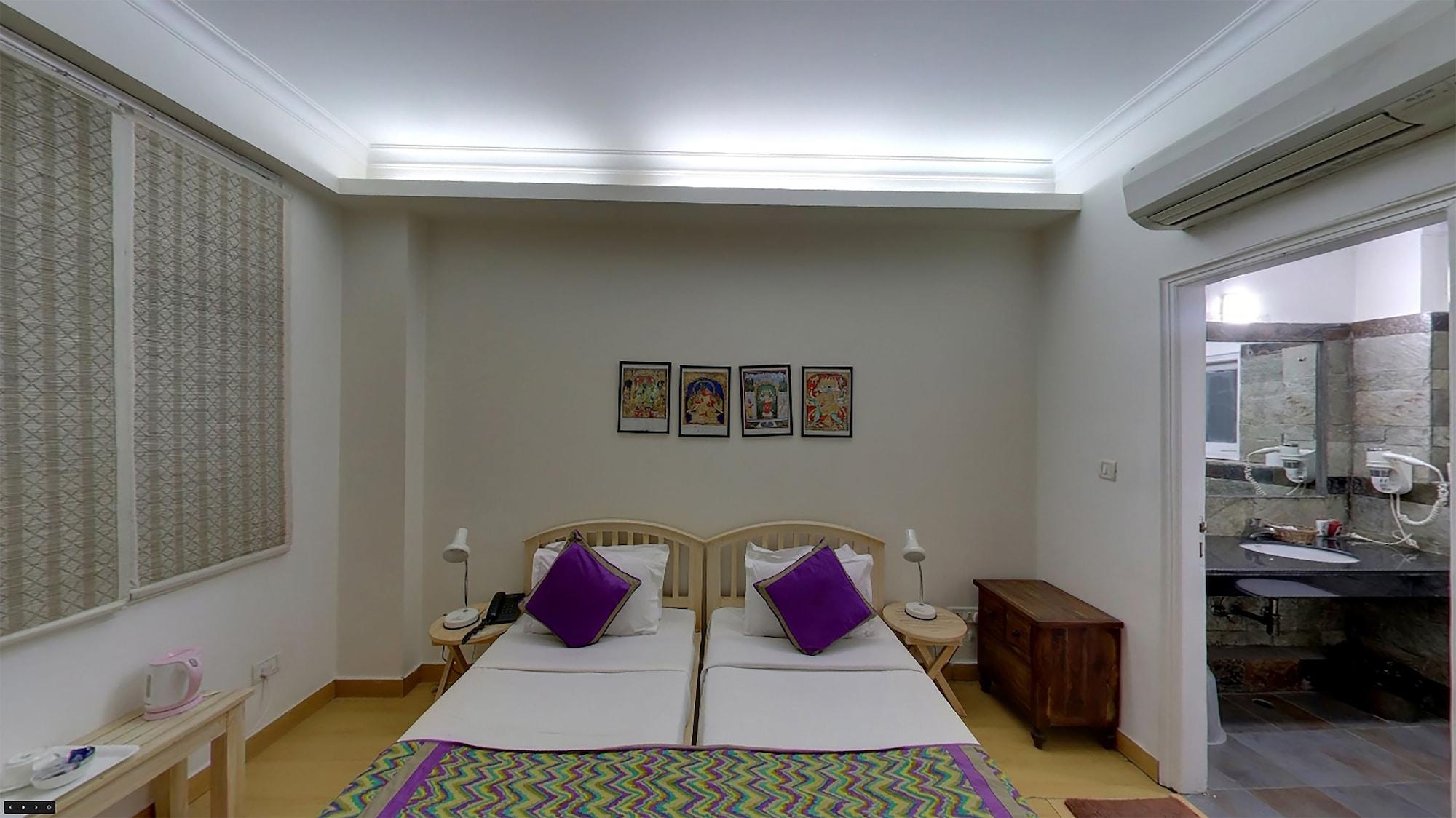 Bed and Breakfast Colonel'S Retreat At The Airport à New Delhi Extérieur photo