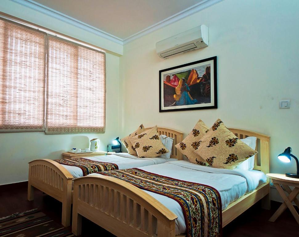 Bed and Breakfast Colonel'S Retreat At The Airport à New Delhi Extérieur photo