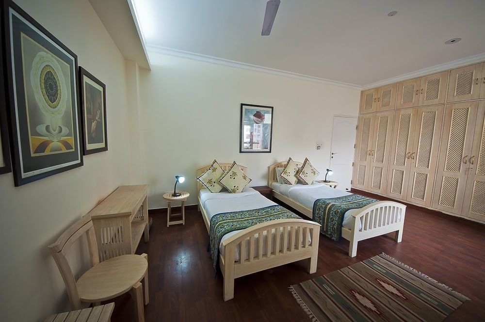 Bed and Breakfast Colonel'S Retreat At The Airport à New Delhi Extérieur photo