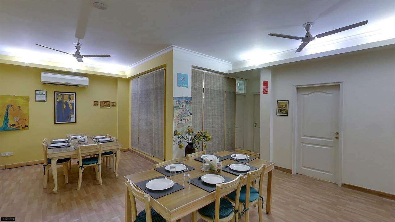 Bed and Breakfast Colonel'S Retreat At The Airport à New Delhi Extérieur photo