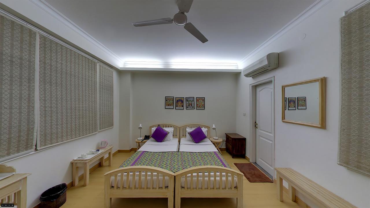 Bed and Breakfast Colonel'S Retreat At The Airport à New Delhi Extérieur photo