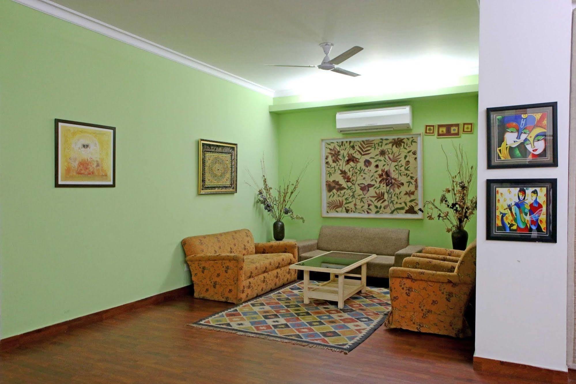 Bed and Breakfast Colonel'S Retreat At The Airport à New Delhi Extérieur photo