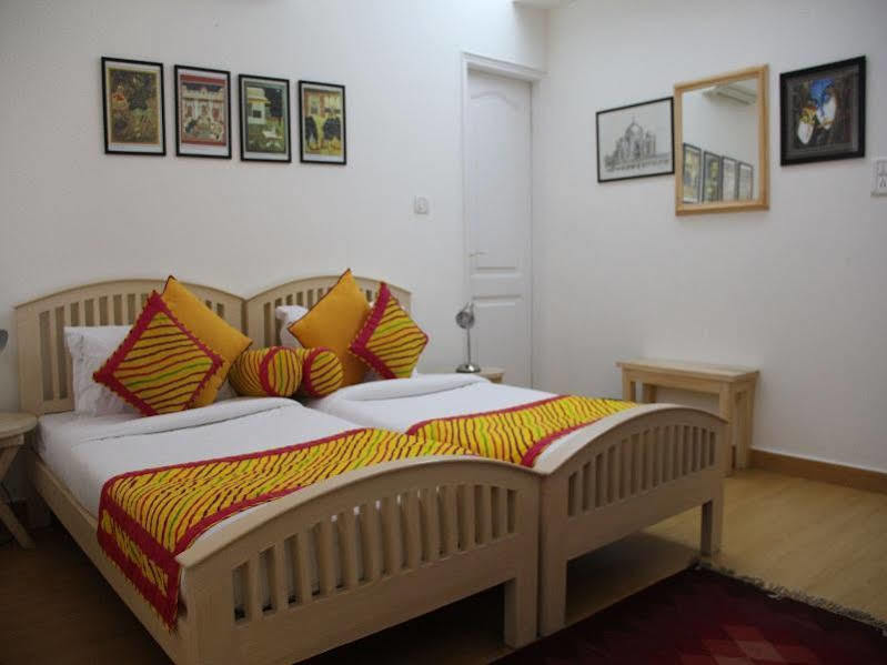 Bed and Breakfast Colonel'S Retreat At The Airport à New Delhi Extérieur photo